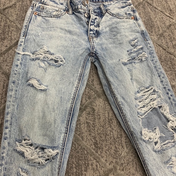 Mom Jeans - Picture 3 of 3